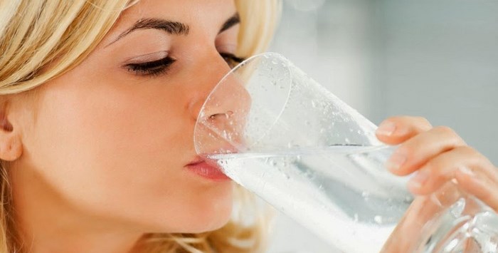 Apakah Berbahaya Jika Minum Air Dingin Saat Menstruasi?