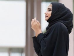 Allah Tidak Pernah Memilih Waktu Untuk Mendengar, Tapi Manusialah yang Memilih Waktu Untuk Berdoa