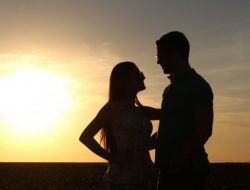 5 Penyebab Pasanganmu Lebih Memilih Selingkuhannya Ketimbang Kamu