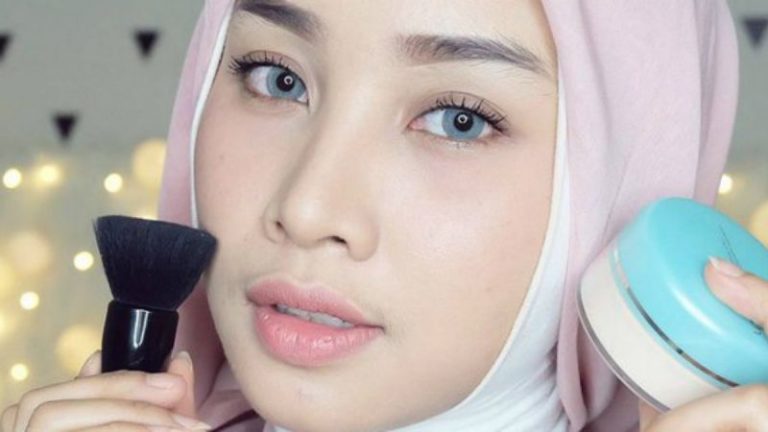 Untuk Wajah Mudah Berkeringat Ini Tips Pakai Make Up Agar Tahan Lama 4204