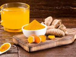 5 Manfaat Luar Biasa Mengonsumsi Air Kunyit Hangat di Pagi Hari