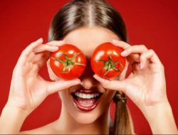 Ini 5 Khasiat Tomat Untuk Perawatan Wajah