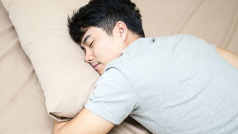 Jangan Makan di Malam Hari, Ini Manfaat Tidur Dengan Perut Kosong