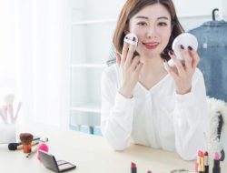 Ini 9 Kesalahan Umum yang Sering Wanita Lakukan Saat Pakai Make Up