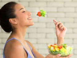 Konsumsi 5 Makanan Ini Untuk Dapatkan Kulit Wajah Glowing