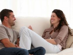 Agar Pasangan Lebih Jujur dan Terbuka, Kamu Harus Berkomunikasi Dengan 5 Cara Ini