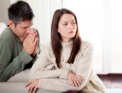 Terlalu Sering Meminta Maaf Pada Pasangan Ternyata Tidak Baik, Ini Alasannya