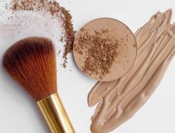 4 Dampak Negatif Jika Kamu Tidak Membersihkan Brush Make Up