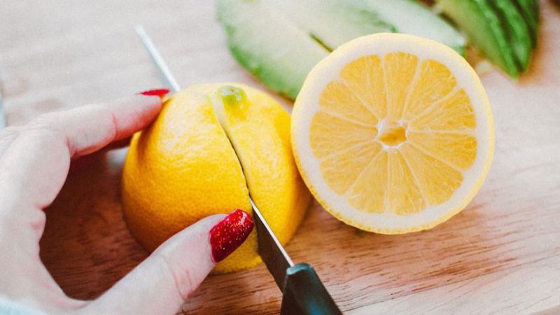 Kaya Akan Vitamin C, Ini 4 Manfaat Buah Lemon Untuk Kecantikan