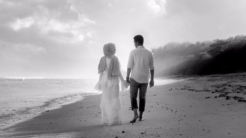 Dalam Pernikahan Jangan Berjanji Tak Saling Menyakiti, Tapi Berjanjilah Bertahan Meski Salah Satu Tersakiti