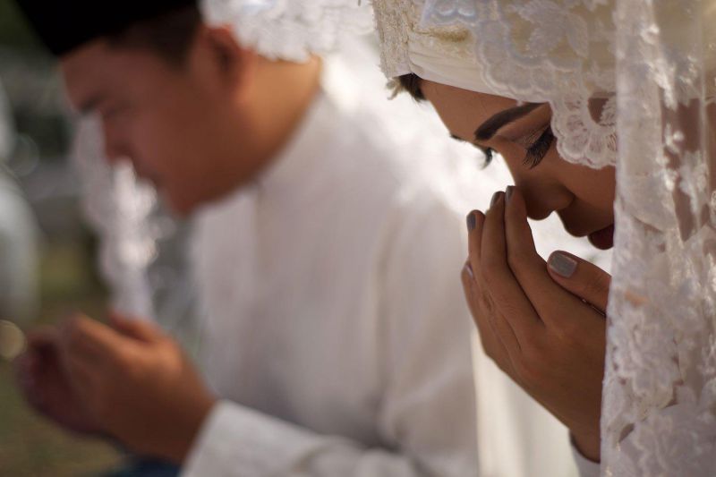 Menikahlah Dengan Niatan Untuk Menyempurnakan Agama, Bukan Hanya Untuk Menunaikan Janji Bersama