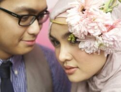 Pilihlah Suami Yang Baik Agamanya, Jika Cinta Ia Akan Memuliakanmu Dan Jika Marah Ia Tidak Akan Menghinamu