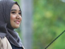 Sempurnanya Iman Seorang Wanita Terlihat Dari Akhlaqnya yang Mulia dan Ilmu yang Menjadi Pengamalannya