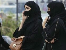 Wanita, Pakailah Jilbabmu Agar Kamu Tidak Diganggu, Sebab Jilbab Hakekatnya Melindungi