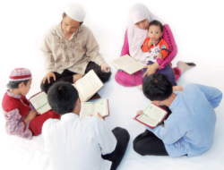 Diantara Tugas Terbesar Orang Tua Adalah Memperkenalkan Al-Qur’an Kepada Anak, Buatlah Ia Mencintai-Nya